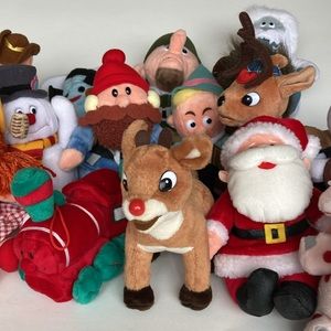 Vintage Lot of 17 Rudolph Reindeer and Misfit toys 1998-99 CVS plush stuffins.